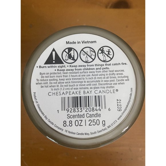 Chesapeake Bay BLACK SESAME 8.8 oz Candle Natural Essential Oils New - Picture 3 of 3
